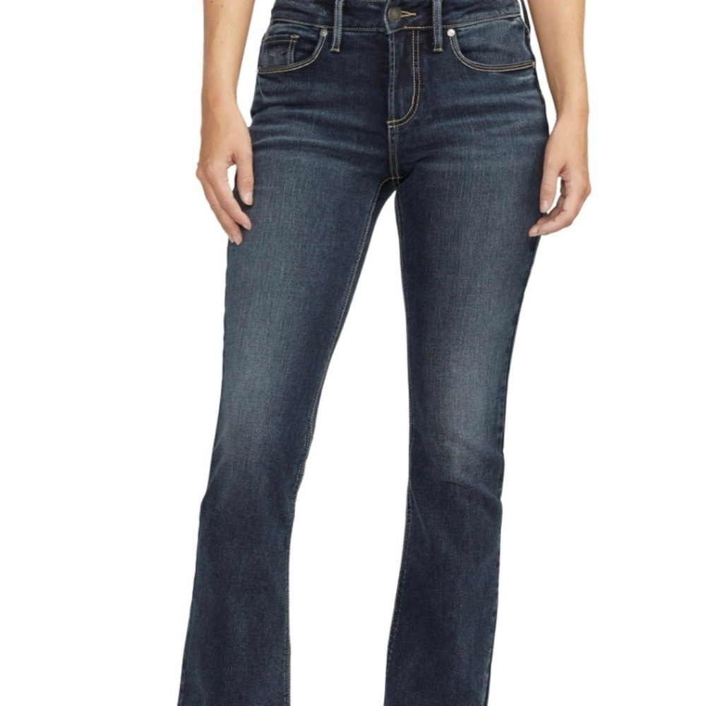 Silver Suki Mid-Rise Dark Blue Flare Bootcut Women's Jeans